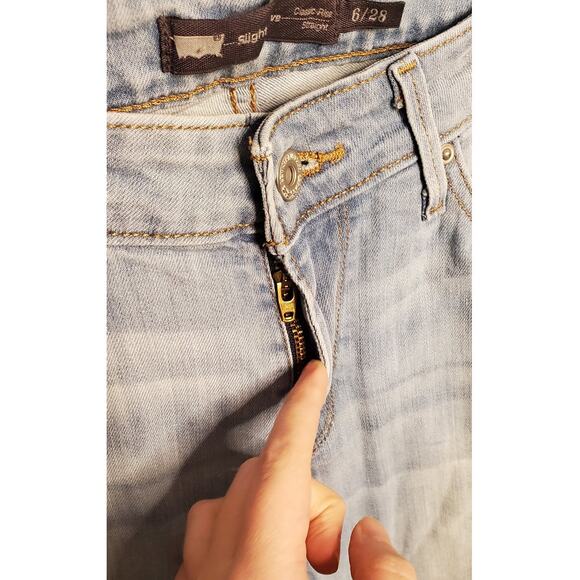 Levi's Slight Curve Classic Rise Straight Light Blue Denim Jeans Size 6 / 28 - Picture 7 of 10
